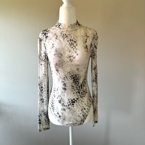 Express White Snake Print Fitted Long Sleeve Bodysuit